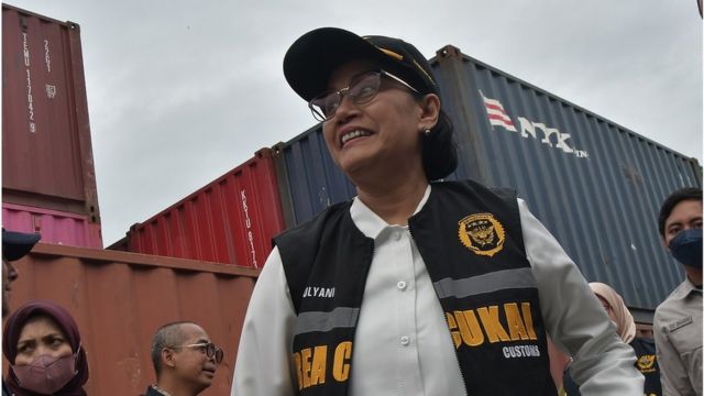 _128811091_antarafoto-menkeu-meninjau-cikarang-dry-port-270123-fm-1.jpg