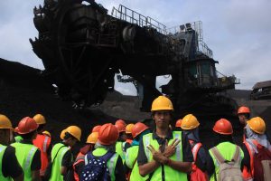 Ini-5-Keuntungan-Memilih-Kerja-di-Pertambangan.jpeg