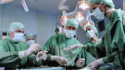 Mengapa%252BBaju%252BOperasi%252BDokter%252BWarna%252BHijau.jpg